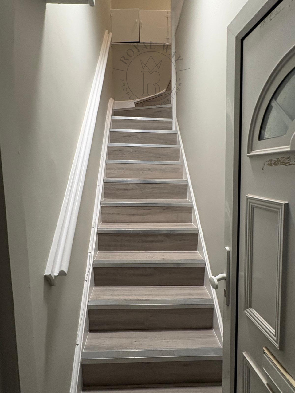 11 2 Bedroom maisonette